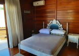 LINDA CASA  A 100 METROS DA PRAIA DE ZIMBROS