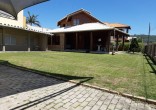 LINDA CASA  A 100 METROS DA PRAIA DE ZIMBROS