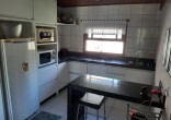 LINDA CASA  A 100 METROS DA PRAIA DE ZIMBROS