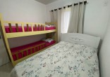 Linda casa com piscina .