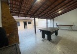 Casa com piscina a venda !