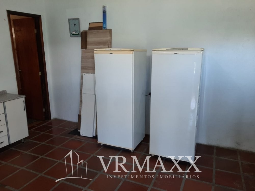 LINDA CASA  A 100 METROS DA PRAIA DE ZIMBROS