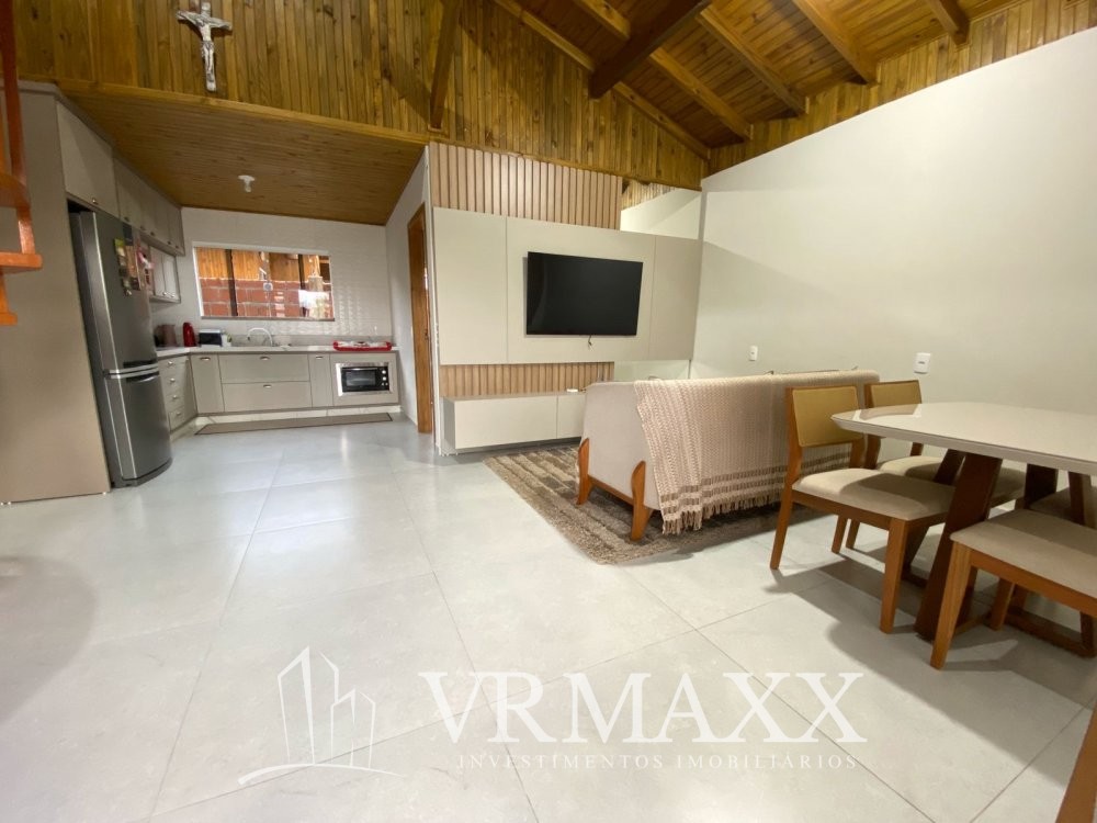 Linda Casa com Piscina 
