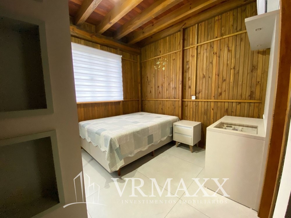 Linda Casa com Piscina 