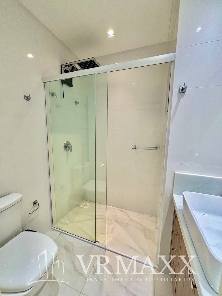 Linda Cobertura Duplex com Piscina e Jacuzzi em Ma