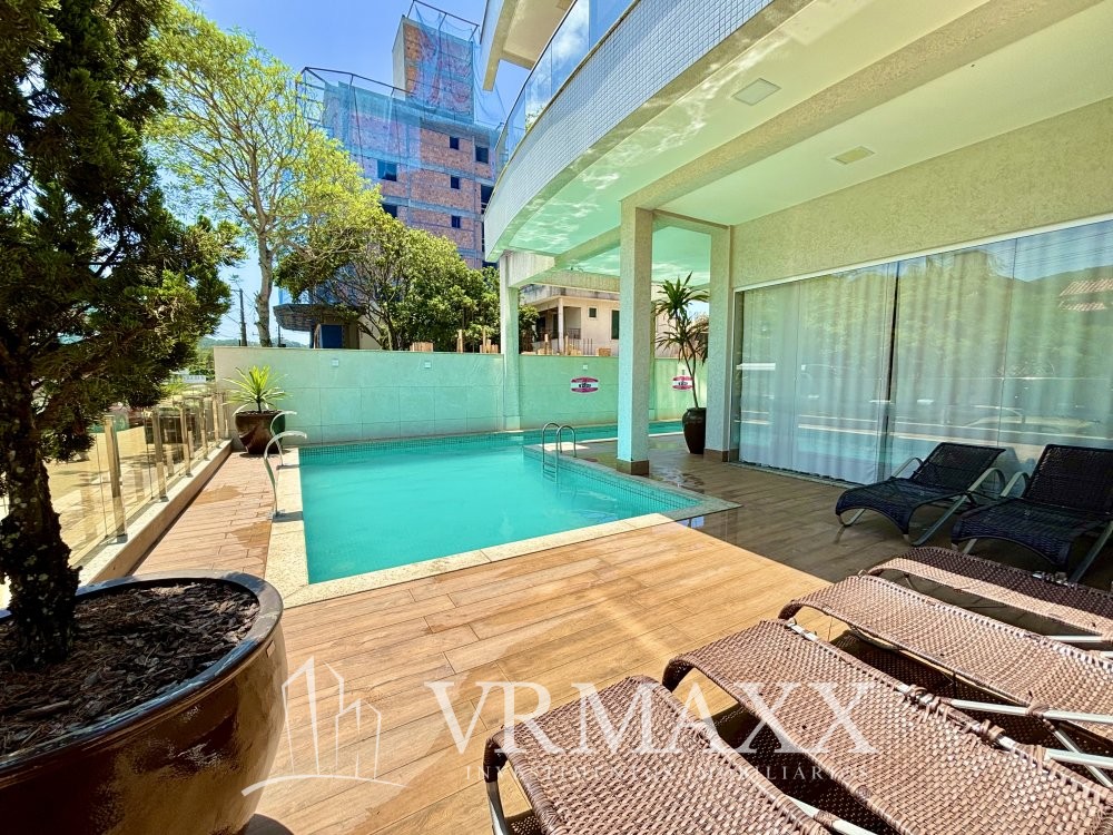 Linda Cobertura Duplex com Piscina e Jacuzzi em Ma