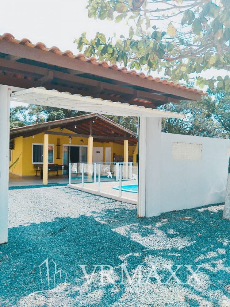Casa com Piscina em Mariscal