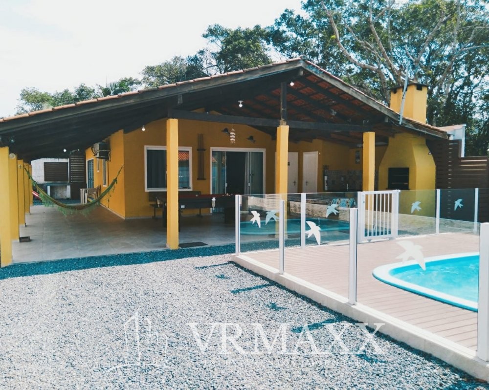 Casa com Piscina em Mariscal