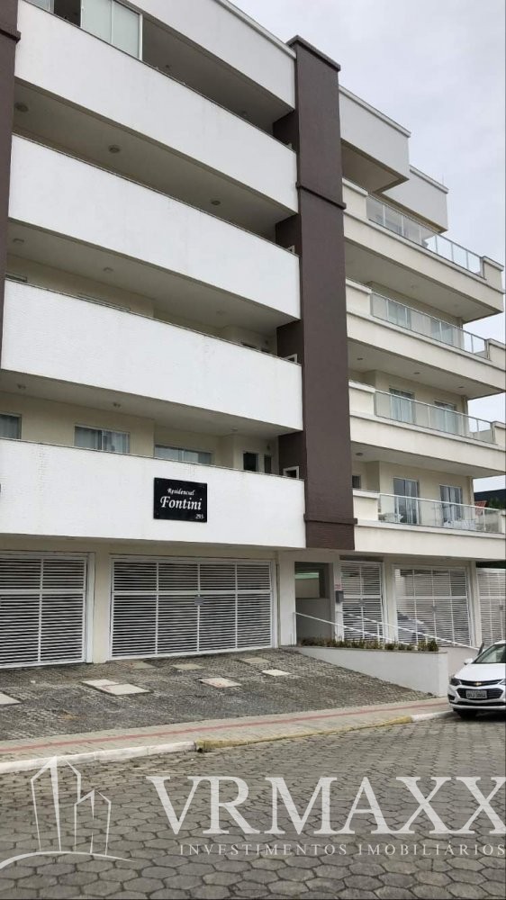 LINDO APARTAMENTO EM BOMBAS