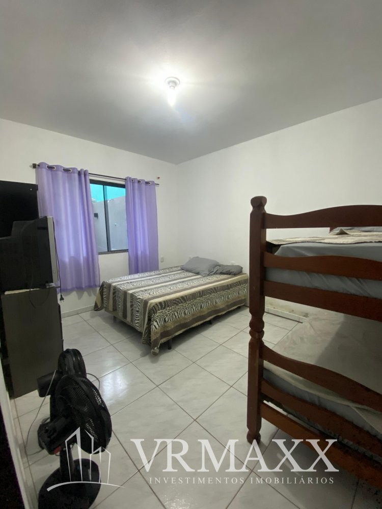 Casa com piscina a venda !