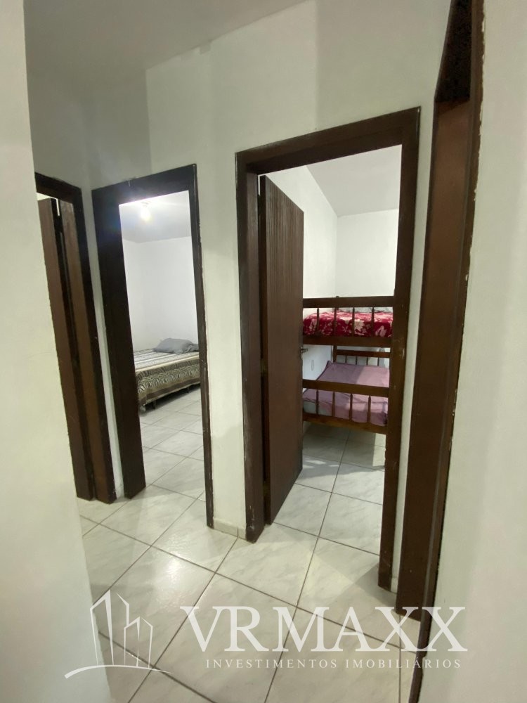 Casa com piscina a venda !
