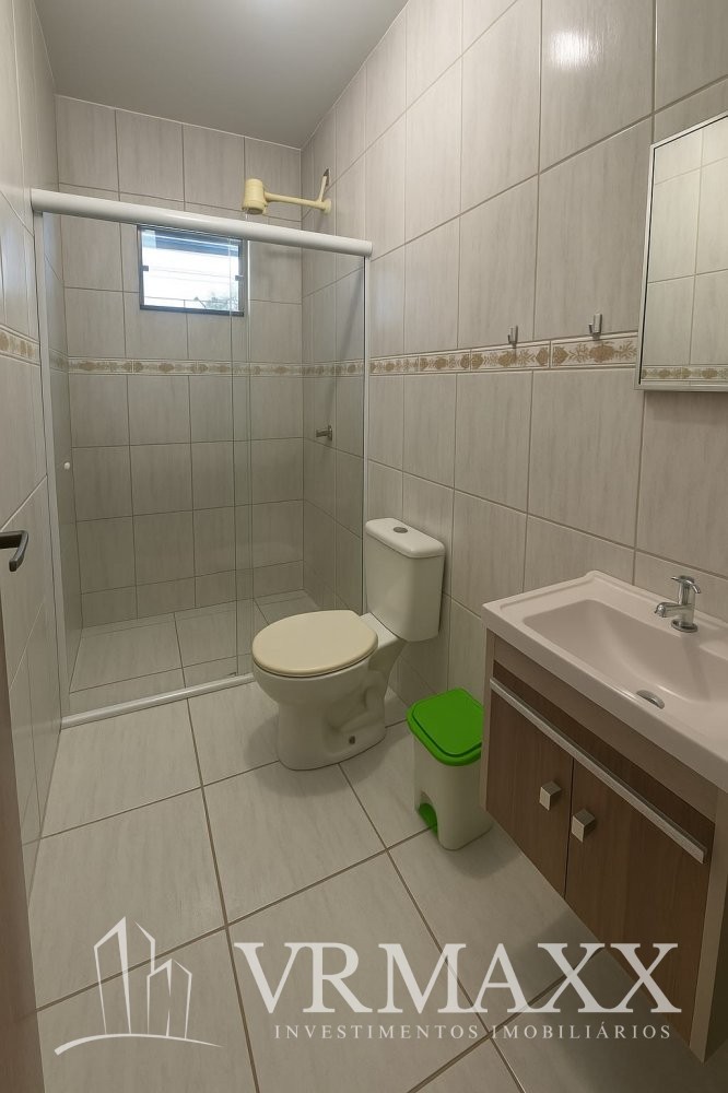 Casa com piscina a venda !