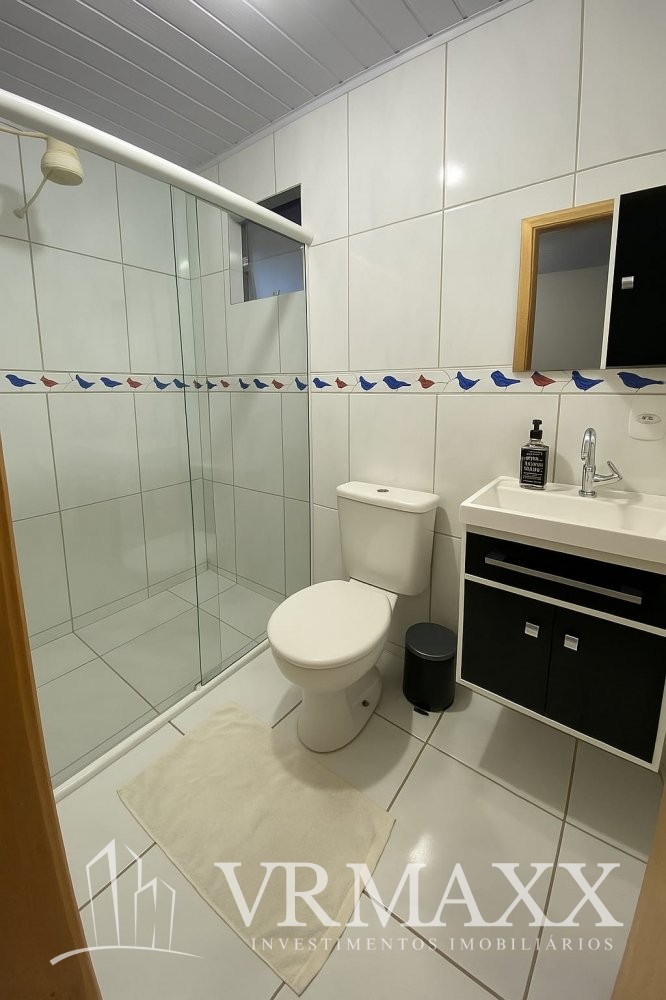Casa com piscina a venda !