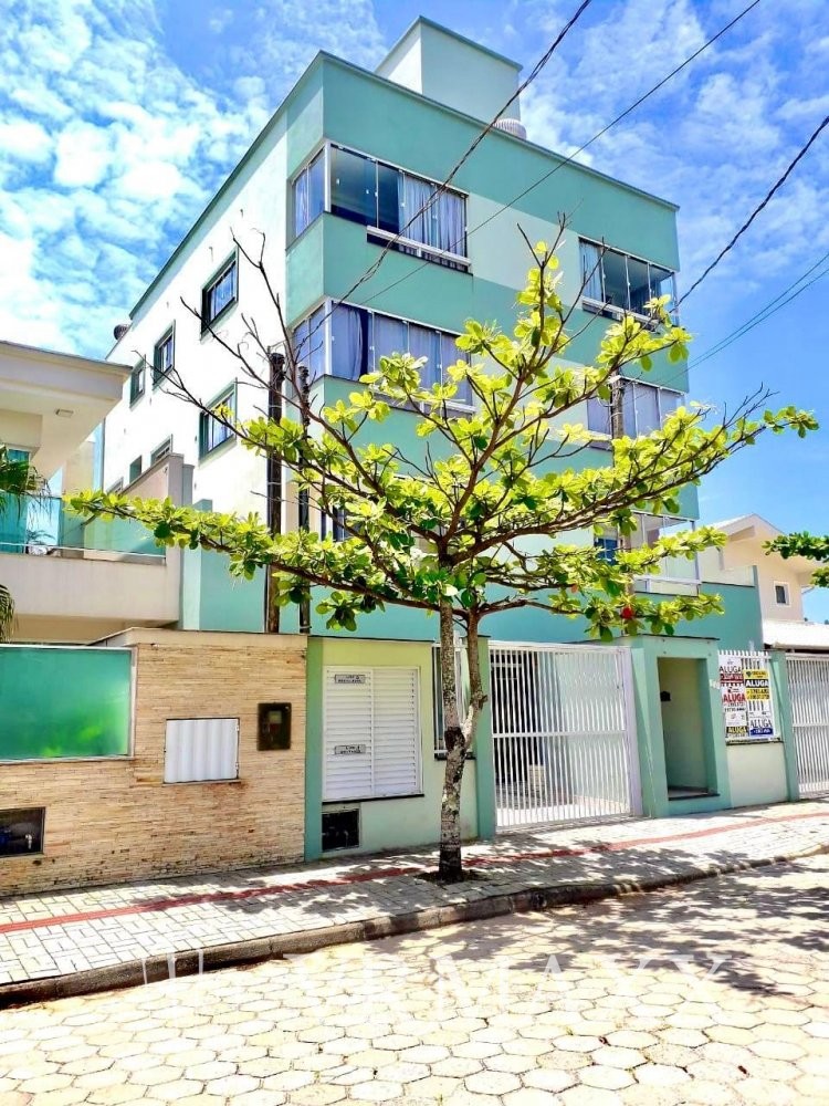 Lindo Sobrado com Conforto e Estilo Perto da Praia