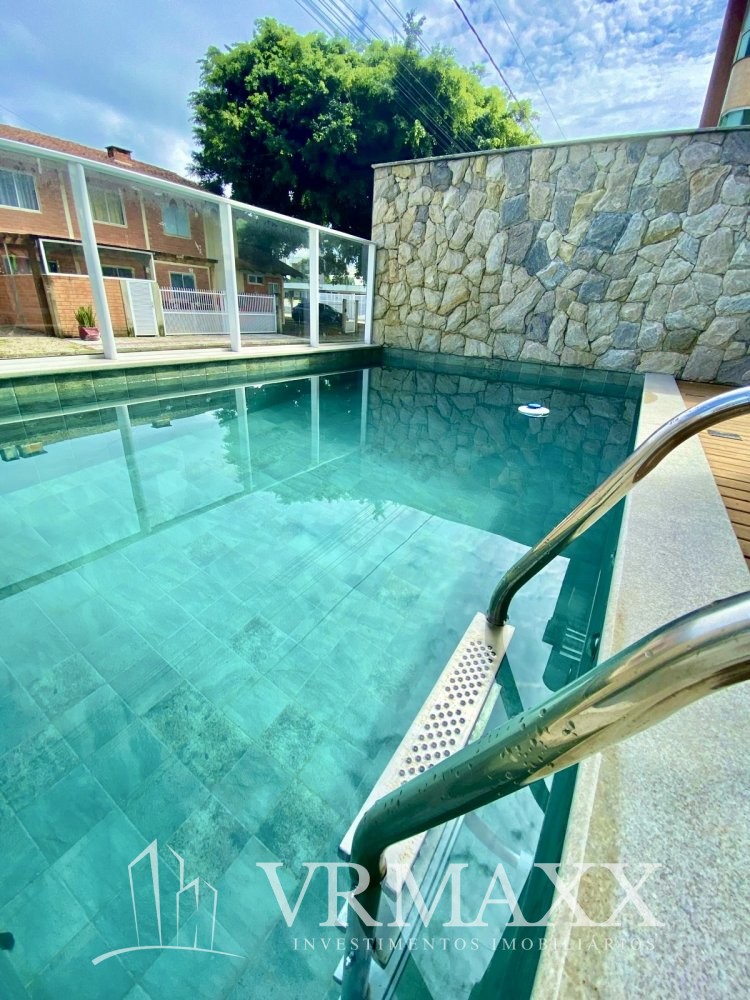 Lindo Apto com Piscina Prximo a Praia de Mariscal