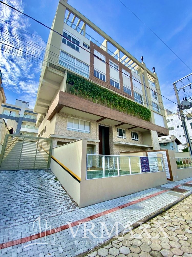 Lindo Apto com Piscina Prximo a Praia de Mariscal