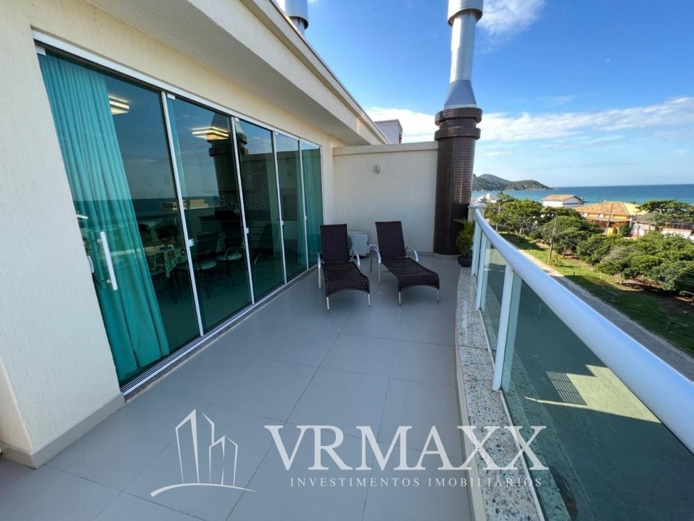 Ampla Cobertura Duplex com Vista Mar em Mariscal