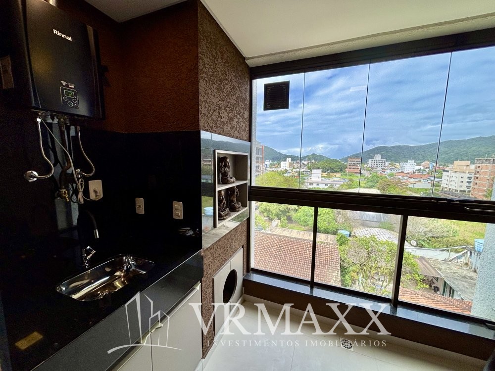 Lindo Apto Mobiliado na Praia de Bombas