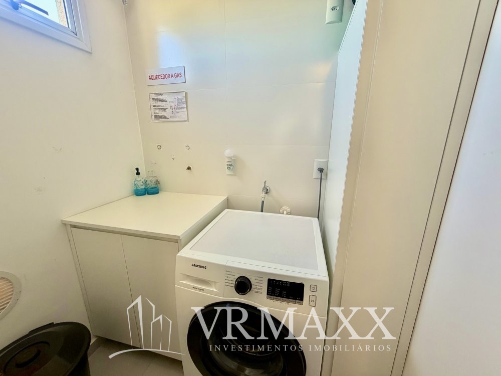 Lind�ssimo Apto com 2 Su�tes em Mariscal