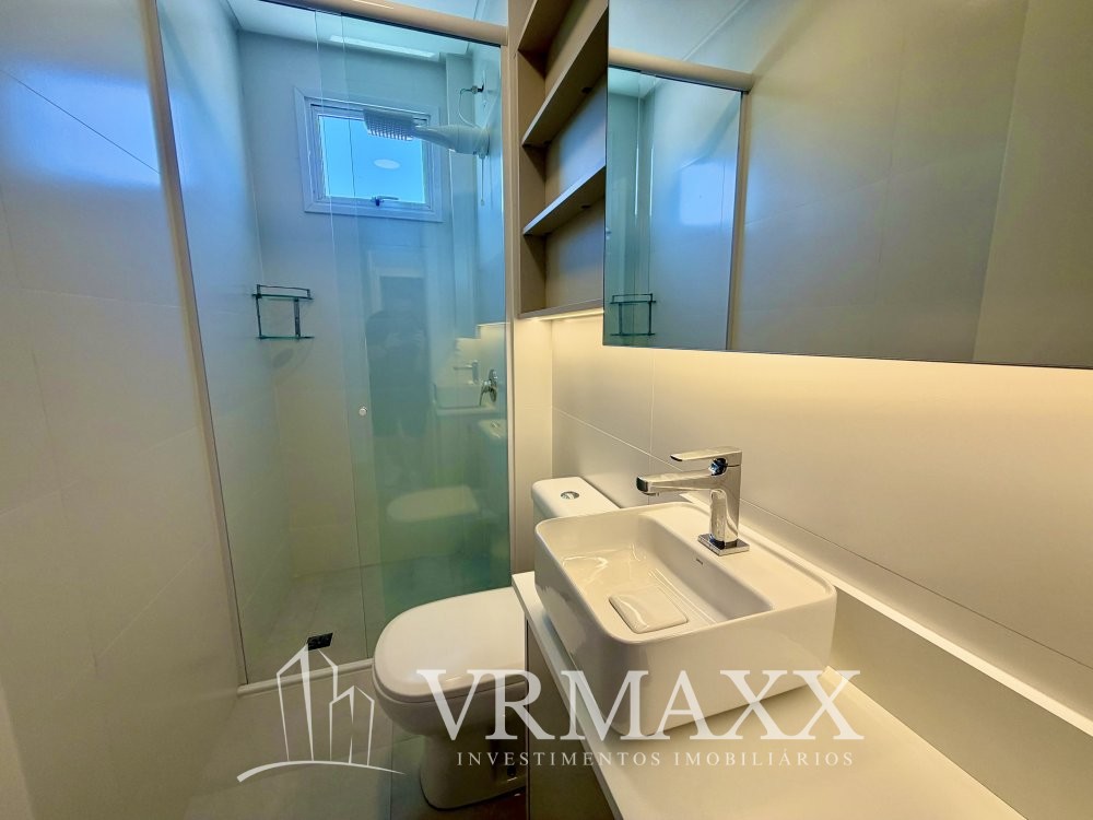 Lind�ssimo Apto com 2 Su�tes em Mariscal