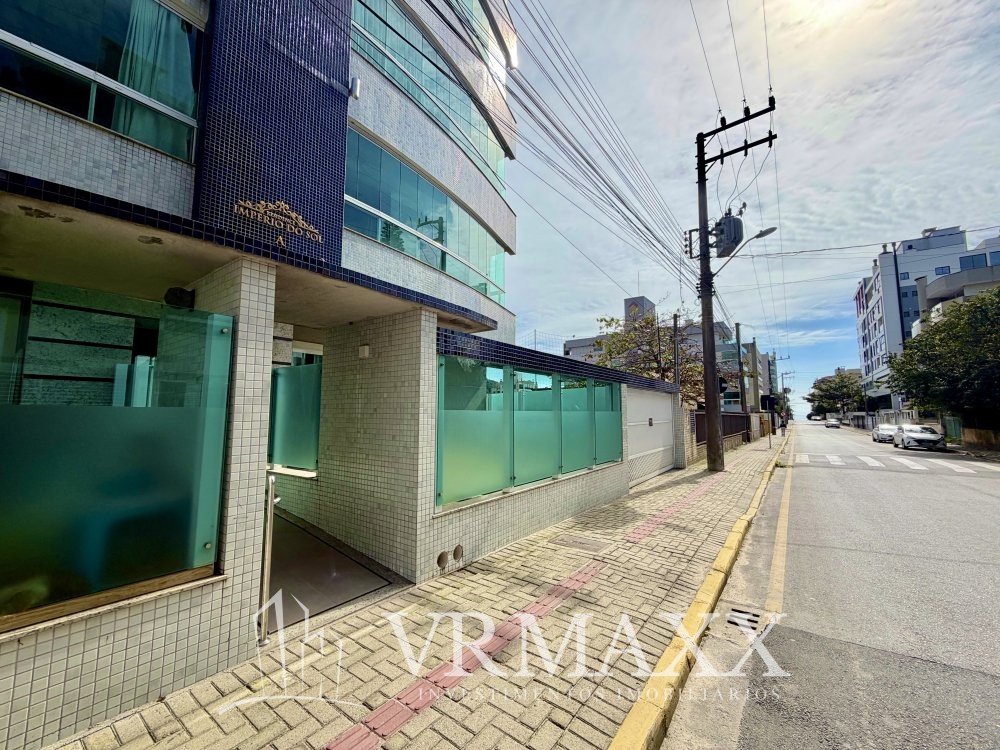 Lind�ssimo Apto com Piscina em Bombas 