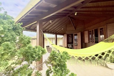 LINDA CASA  A 100 METROS DA PRAIA DE ZIMBROS