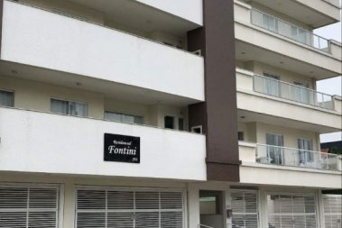 LINDO APARTAMENTO EM BOMBAS