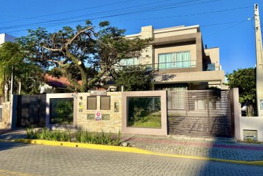 Sobrado 02 com piscina em Mariscal para 12 pessoas